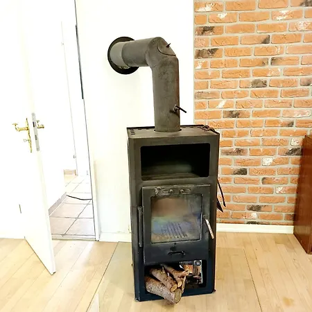 X - 2 In Idyllischer Und Zentraler Lage Lägenhet *